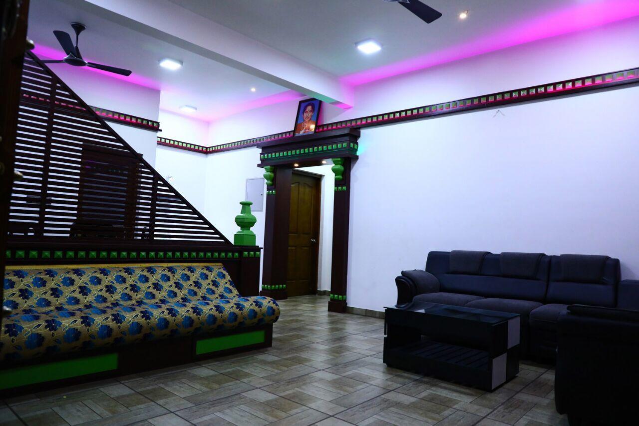 Sri Lakshmi Gardens Hotel Thekkady Exterior photo
